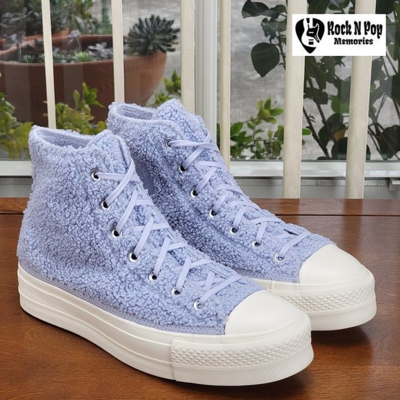 Converse Shoes - Converse Chuck Taylor All Star  Lift Hi Sherpa Platform  572240C Size 9.5 Women'